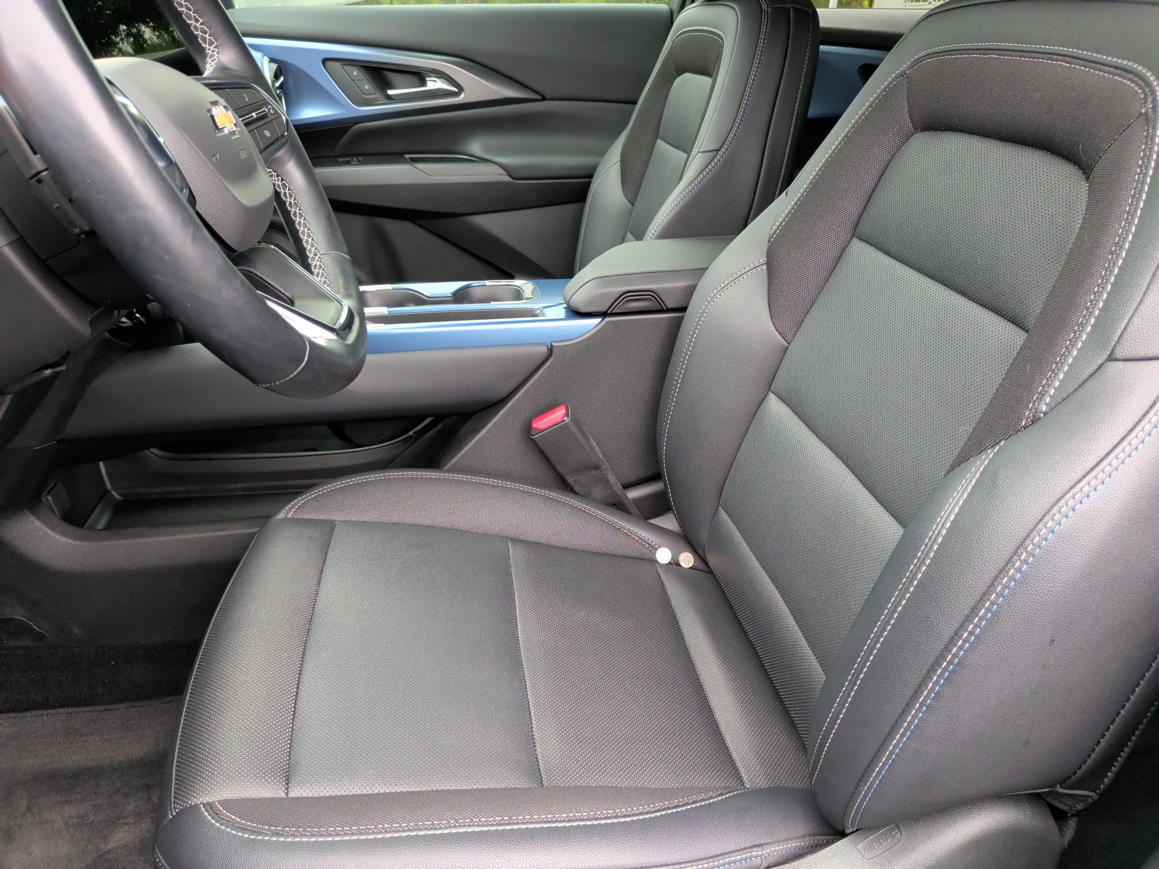 Used 2024 Chevrolet Equinox EV LT FWD image 29