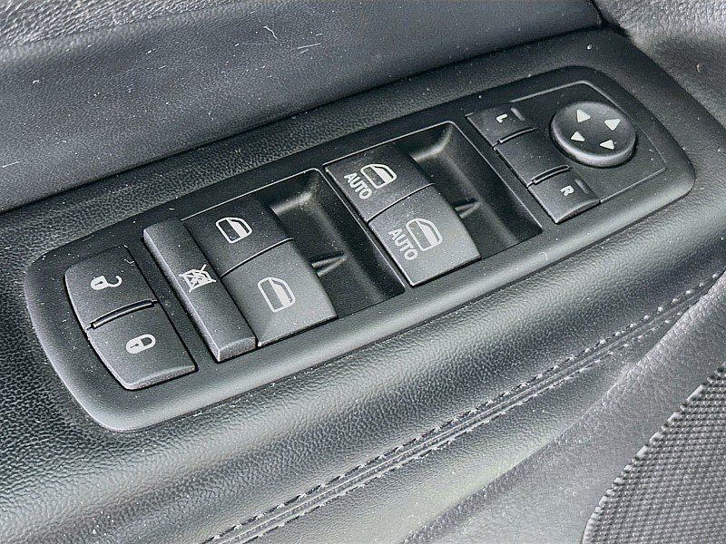 Used 2013 Jeep Grand Cherokee Laredo AWD/4WD image 17