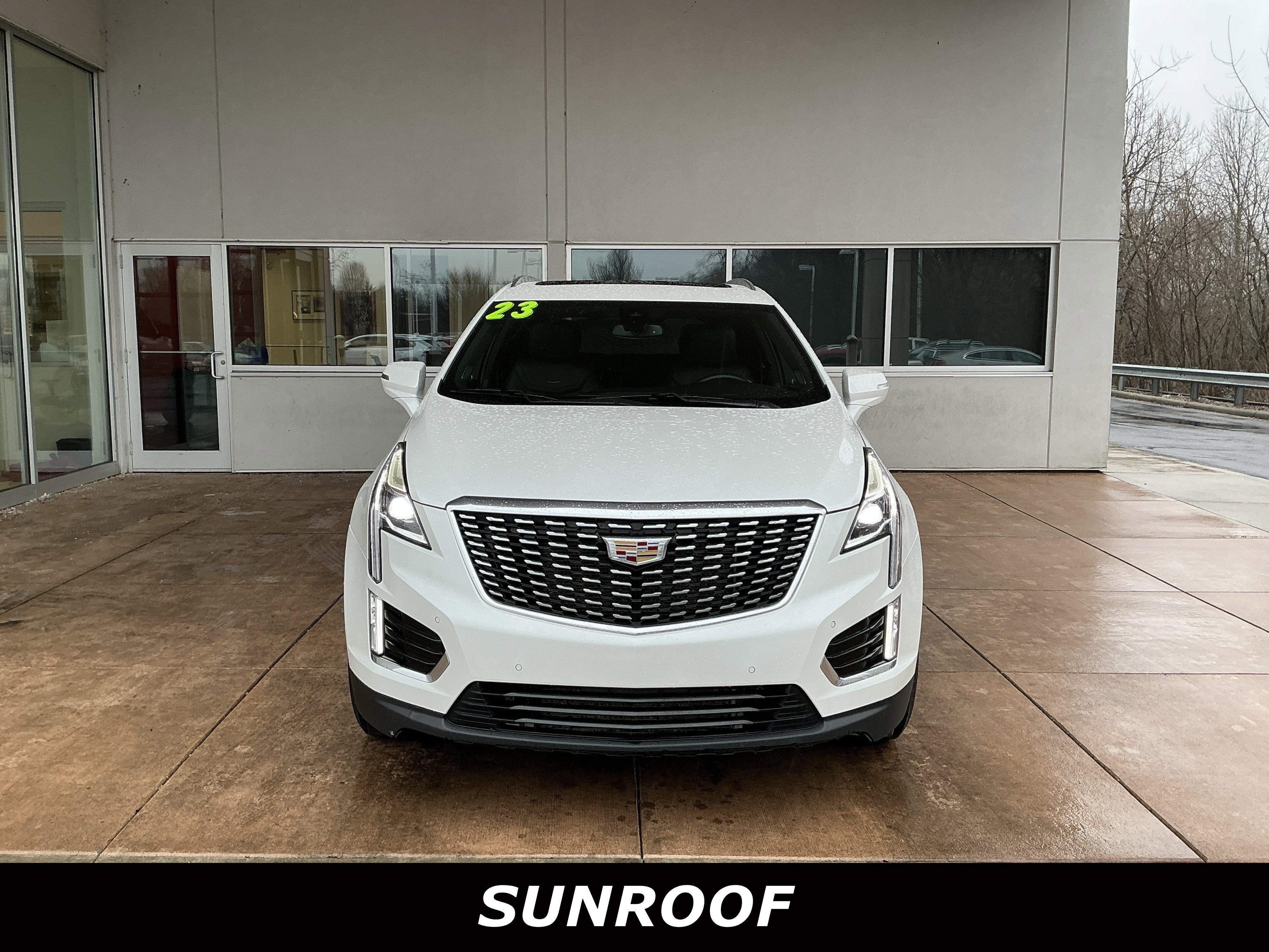 Used 2023 Cadillac XT5 Premium Luxury image 2