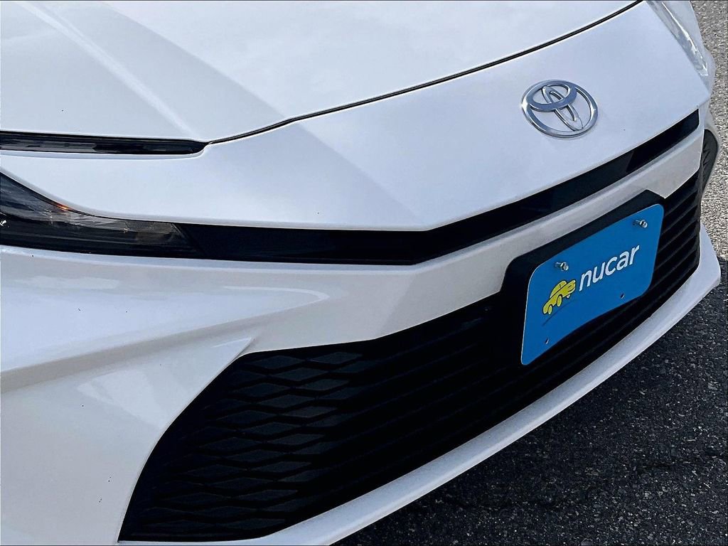 Used 2025 Toyota Camry LE FWD image 32