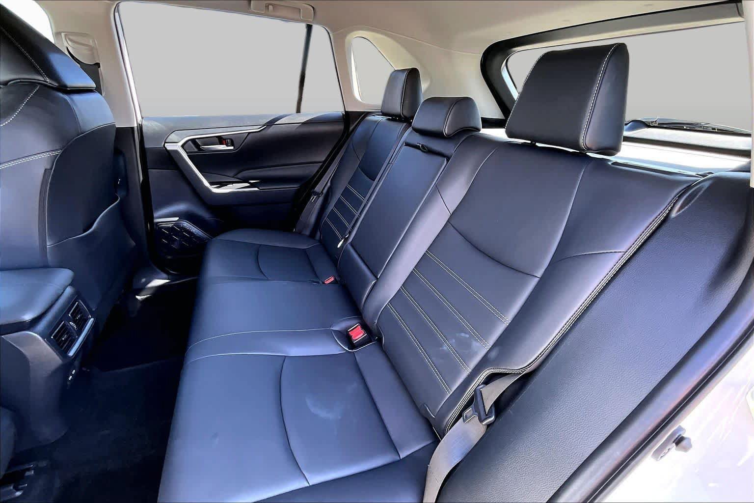 Used 2025 Toyota RAV4 XLE Premium FWD image 18