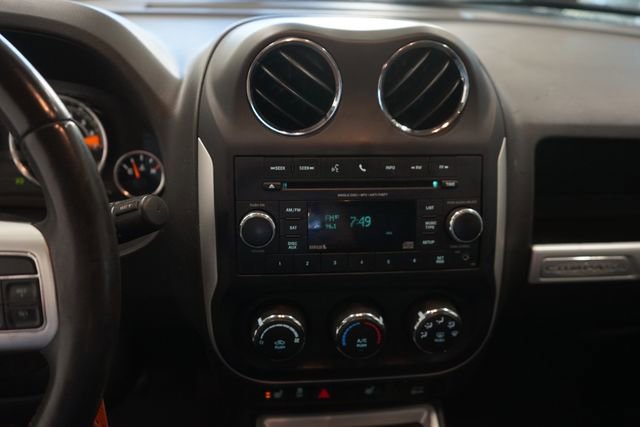 Used 2015 Jeep Compass High Altitude image 23