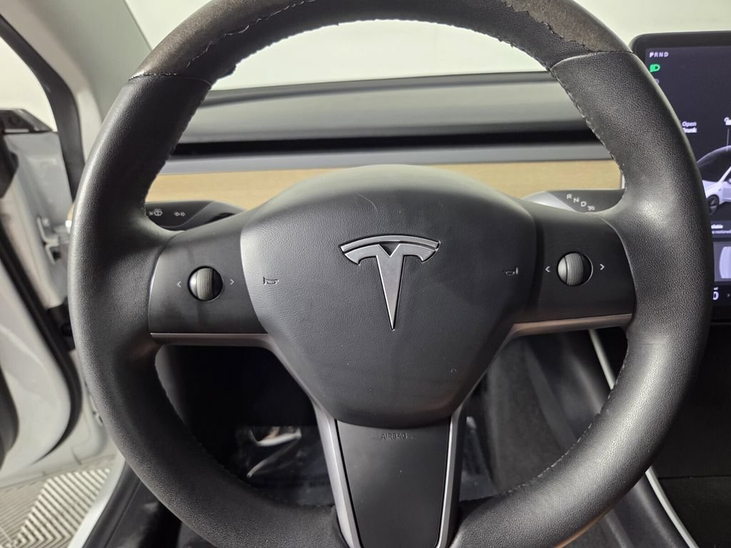 Used 2020 Tesla Model 3 Standard Range Plus RWD image 16
