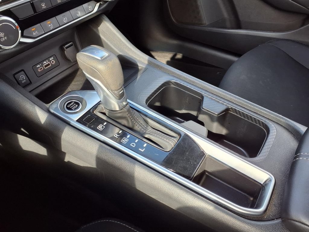 Used 2025 Nissan Sentra SV FWD image 15