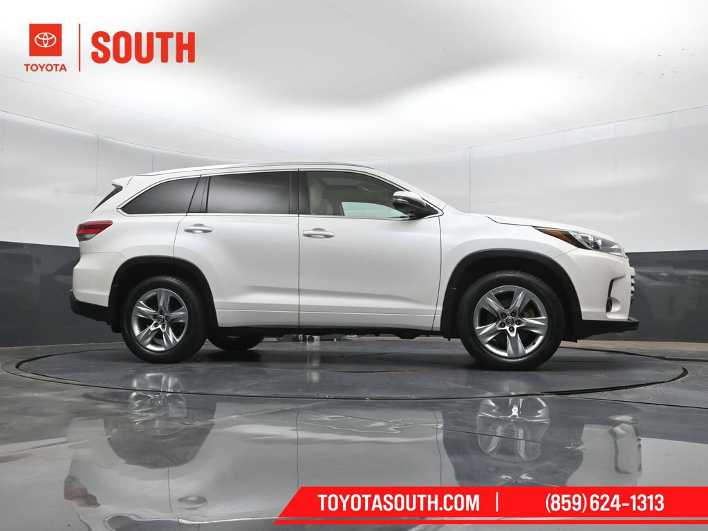 Used 2017 Toyota Highlander Limited AWD/4WD image 43