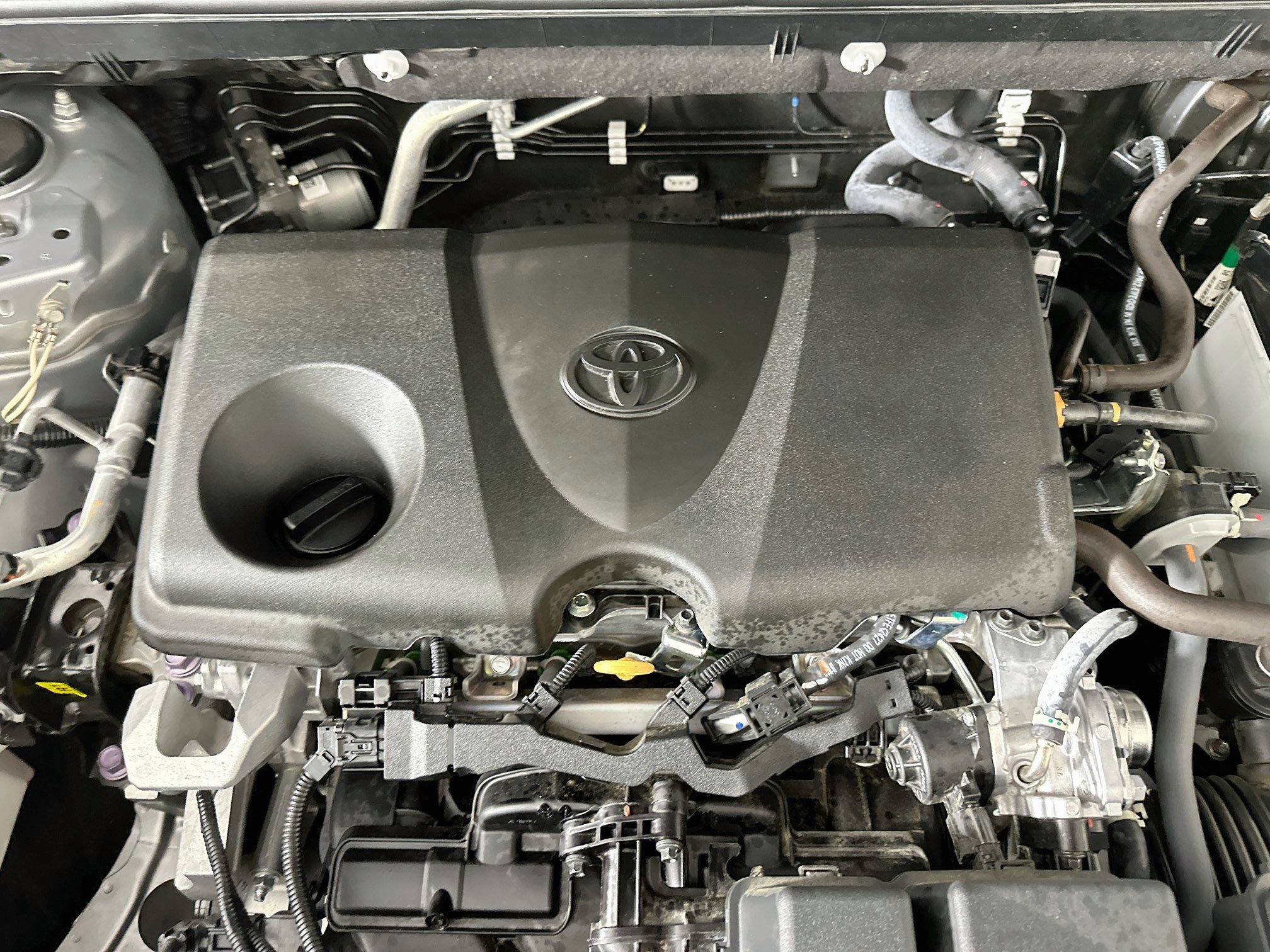 Used 2022 Toyota RAV4 XLE Premium FWD image 33