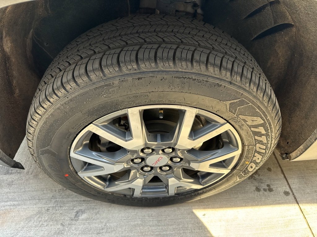 Used 2023 GMC Acadia SLT image 21