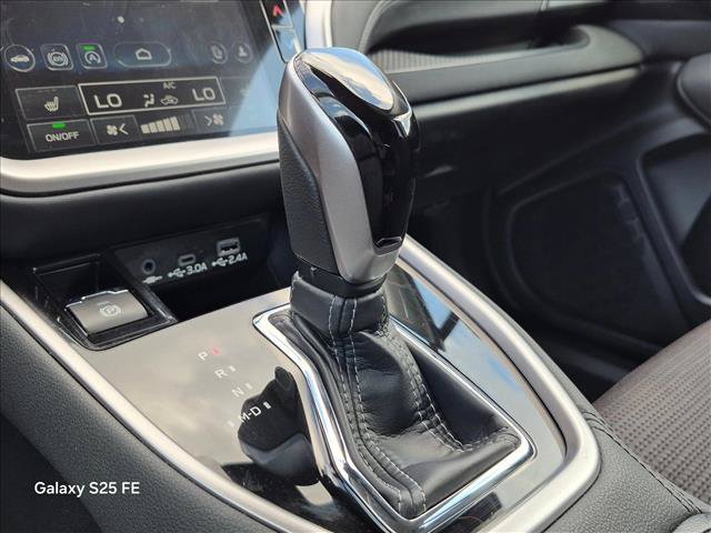 Used 2025 Subaru Outback Premium AWD/4WD image 12