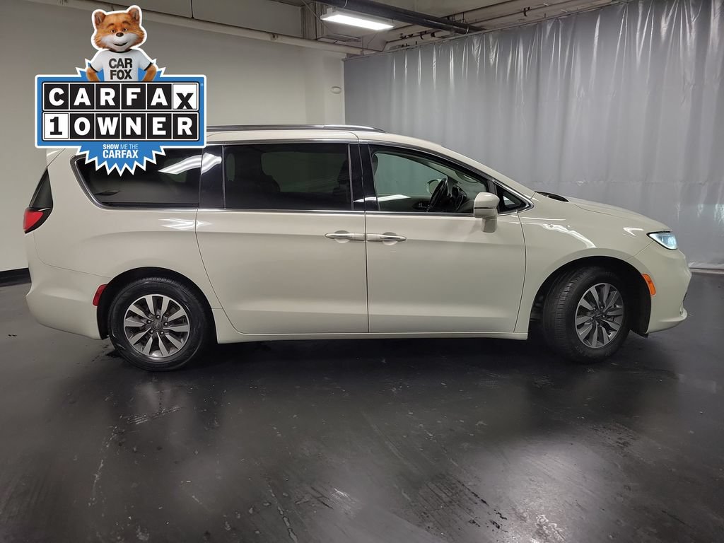 Used 2021 Chrysler Pacifica Touring-L FWD image 9