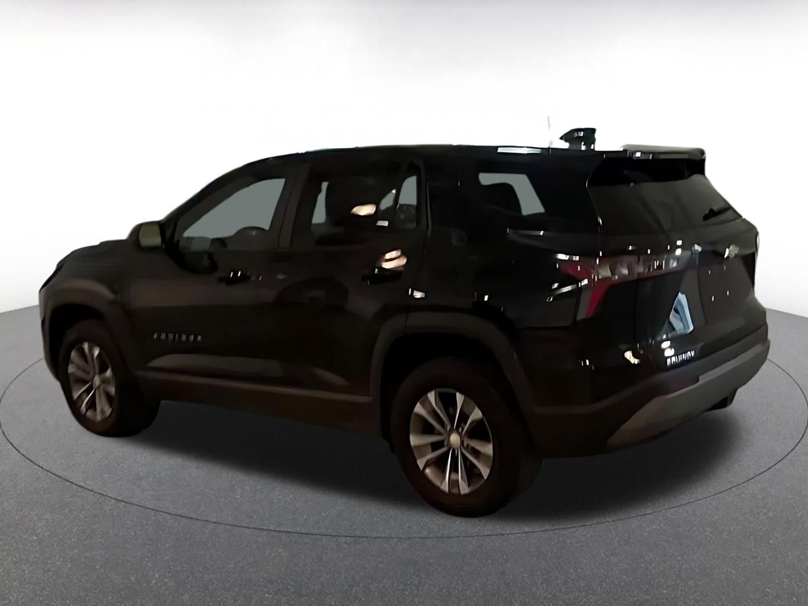 Used 2025 Chevrolet Equinox LT FWD image 11