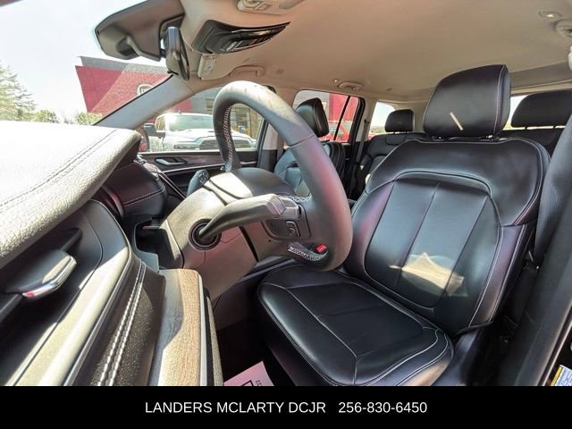 Used 2024 Jeep Grand Cherokee Limited w/ Black Appearance Package image 21