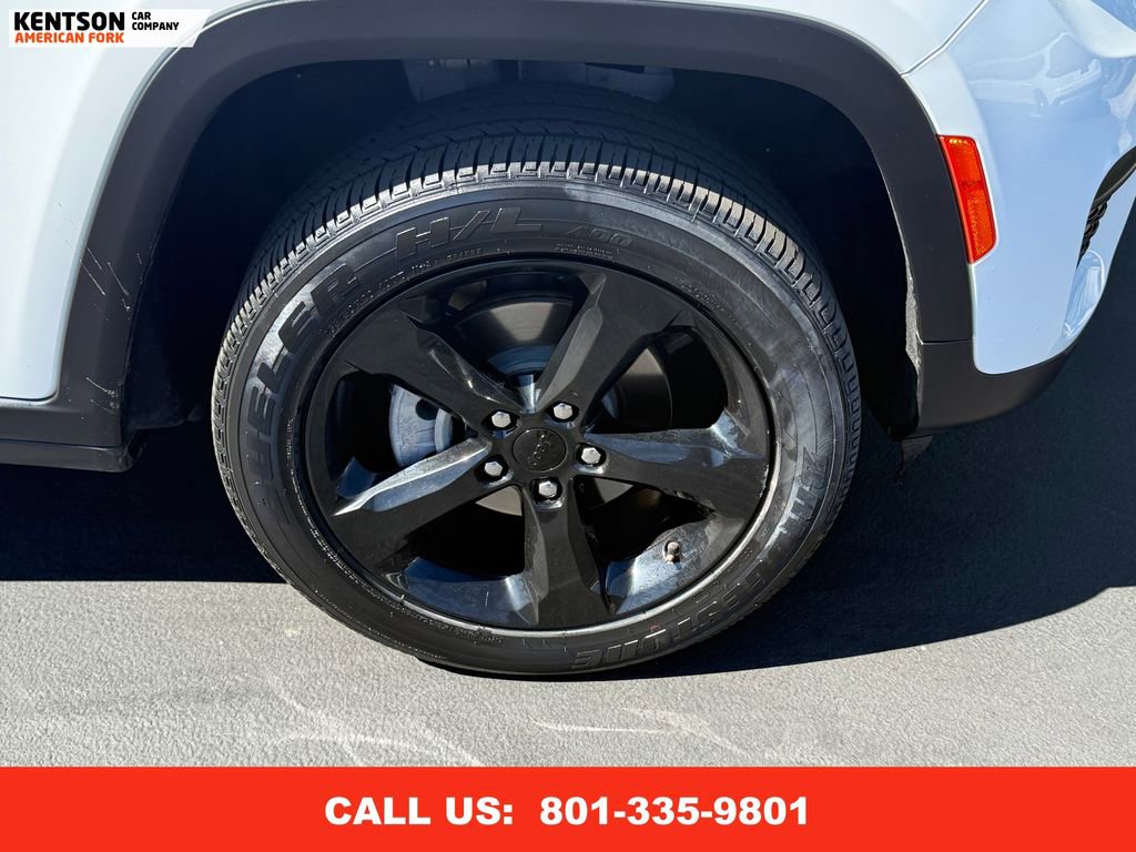 Used 2023 Jeep Grand Cherokee Altitude image 16