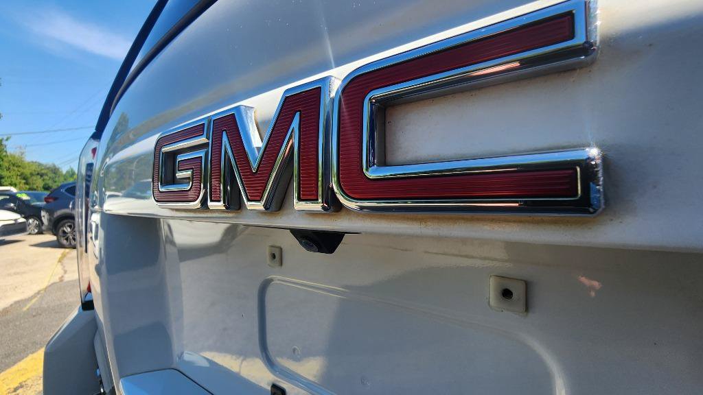 Used 2018 GMC Yukon SLT w/ Open Road Package AWD/4WD image 8