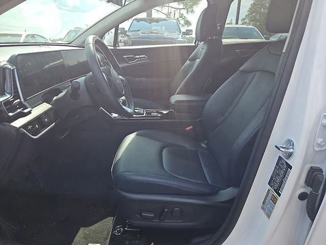 Certified 2025 Kia Sportage EX FWD image 10