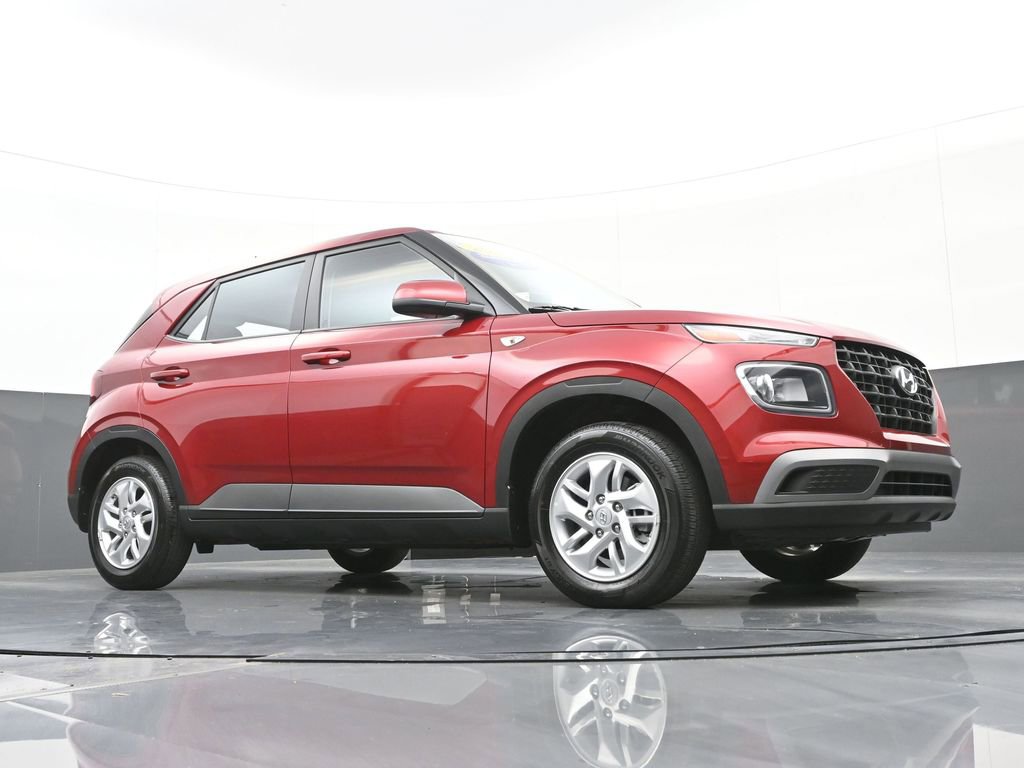 Certified 2025 Hyundai Venue SE image 32