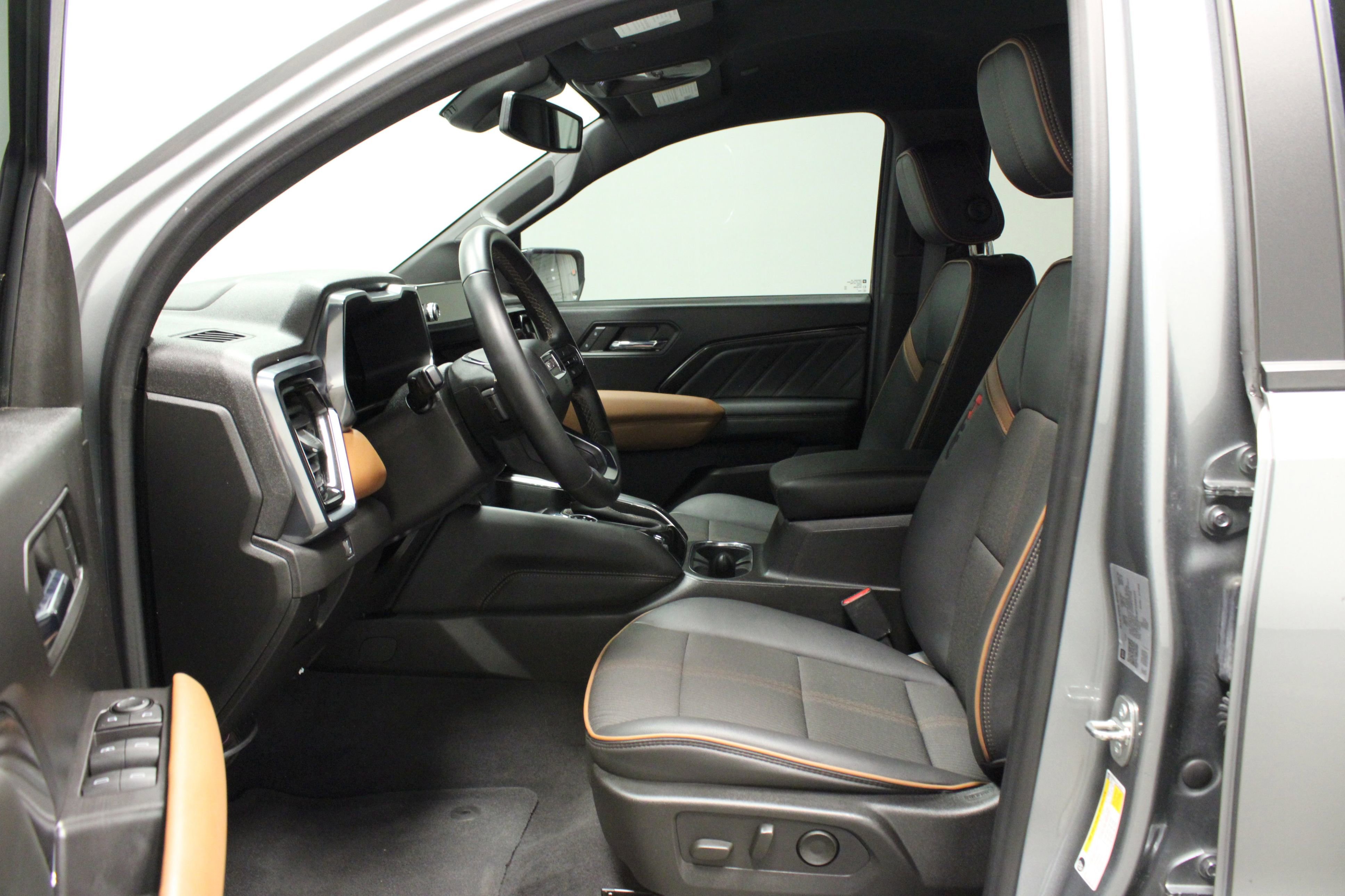 Used 2023 GMC Canyon AT4 w/ LPO, Skid Plate Package image 18