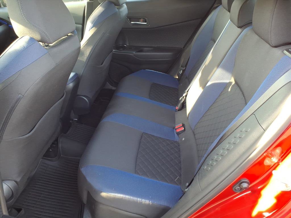 Used 2022 Toyota C-HR XLE image 7