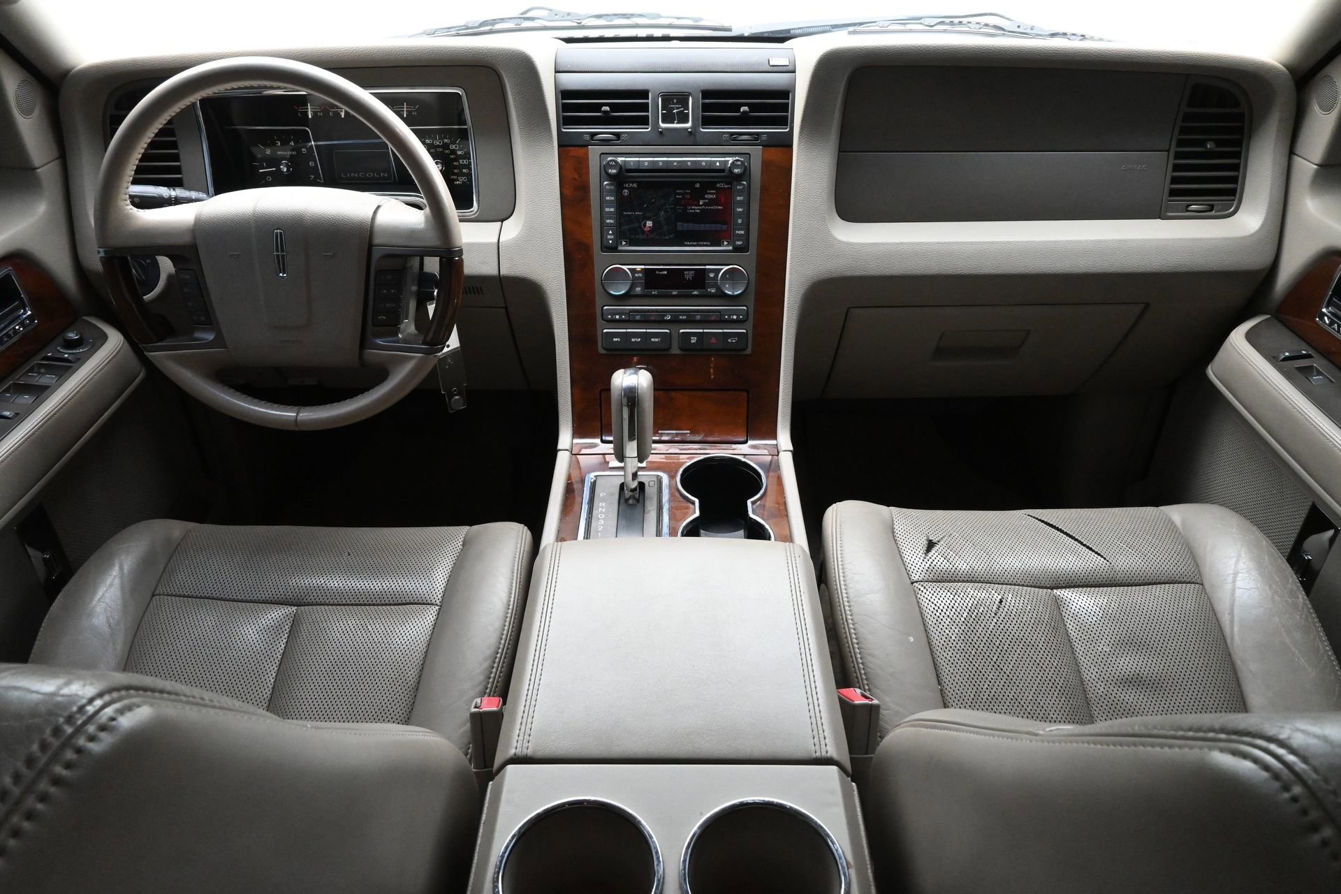 Used 2013 Lincoln Navigator 2WD w/ HD Trailer Tow Pkg image 8