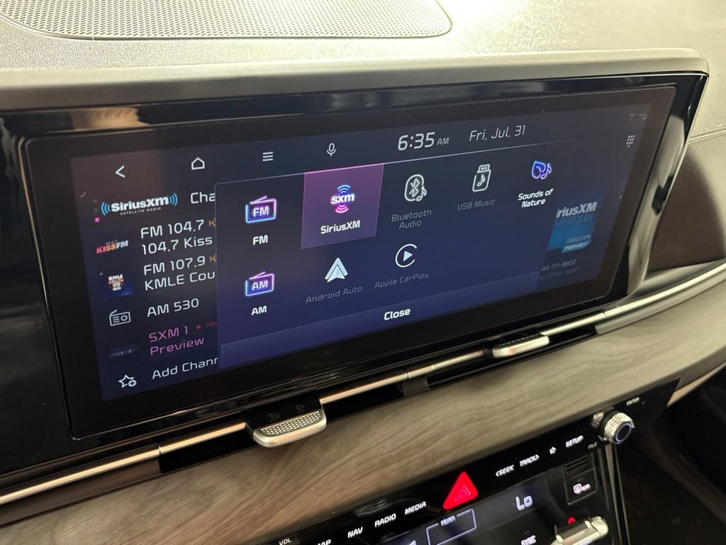 Used 2023 Kia Carnival EX FWD image 38
