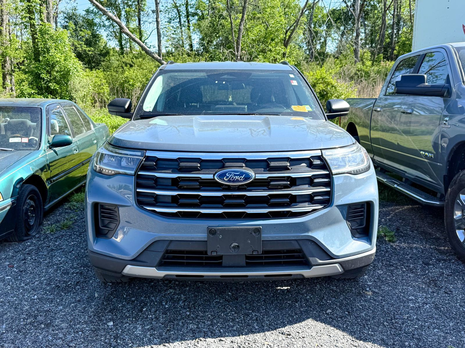 Used 2025 Ford Explorer Active AWD/4WD image 2