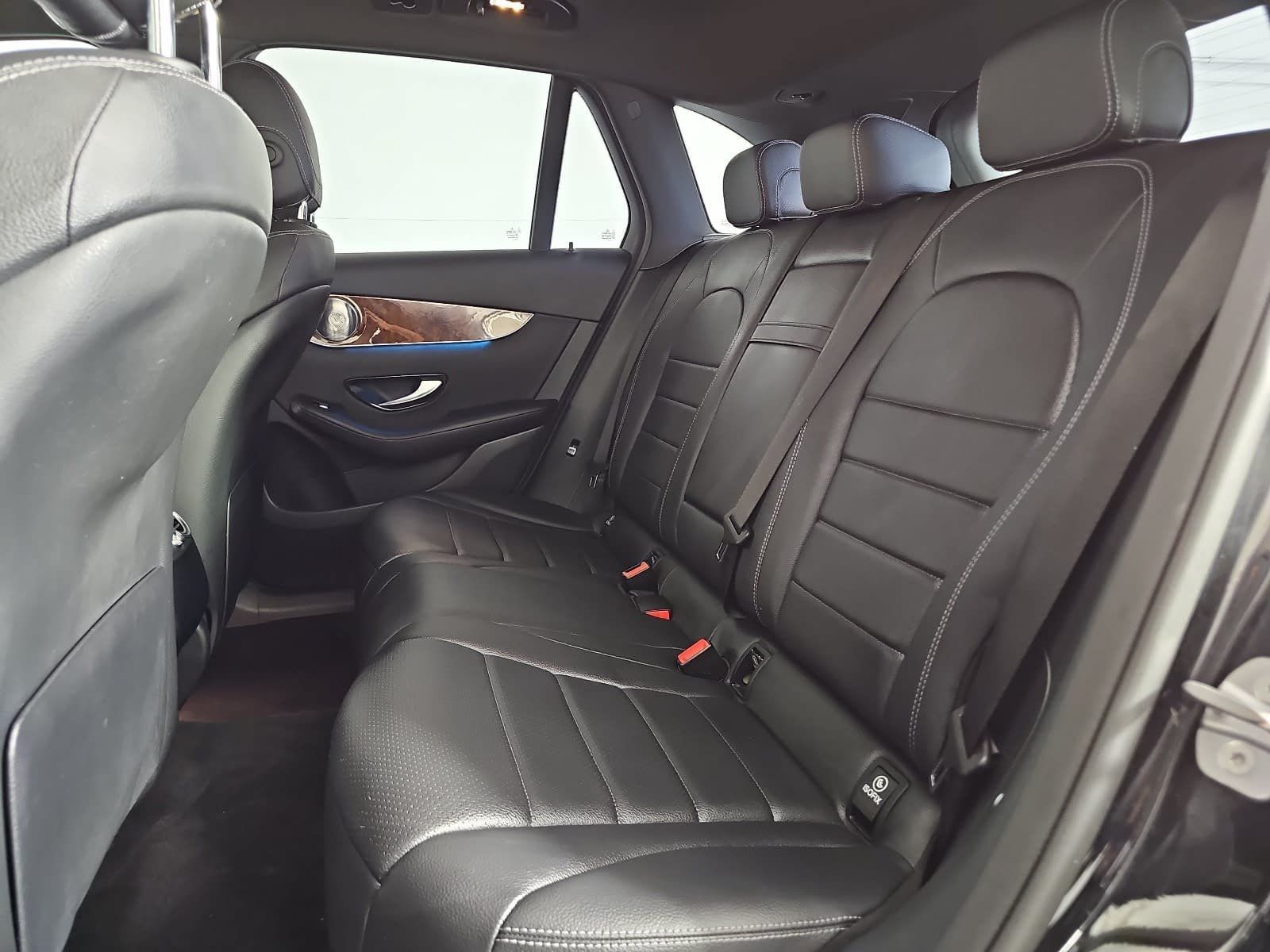 Used 2017 Mercedes-Benz GLC 300 4MATIC image 14