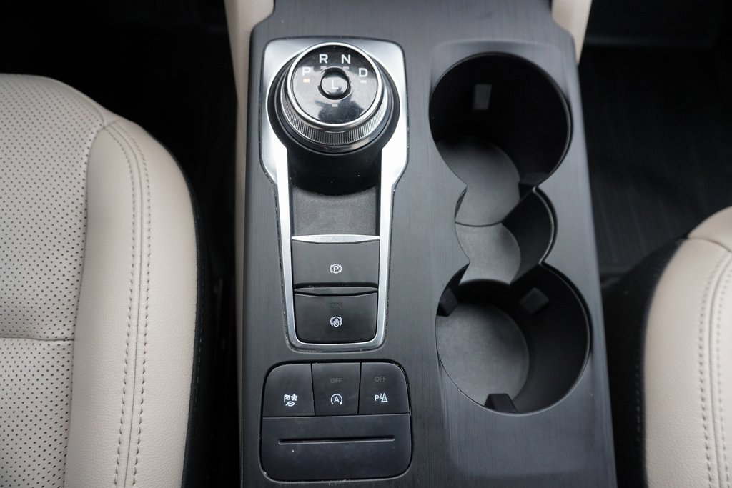 Certified 2022 Ford Escape Titanium image 16