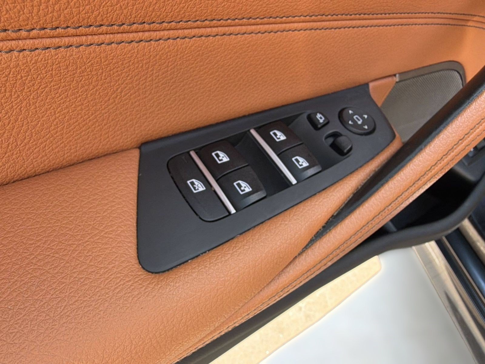 Used 2022 BMW 540i w/ M Sport Package RWD image 26