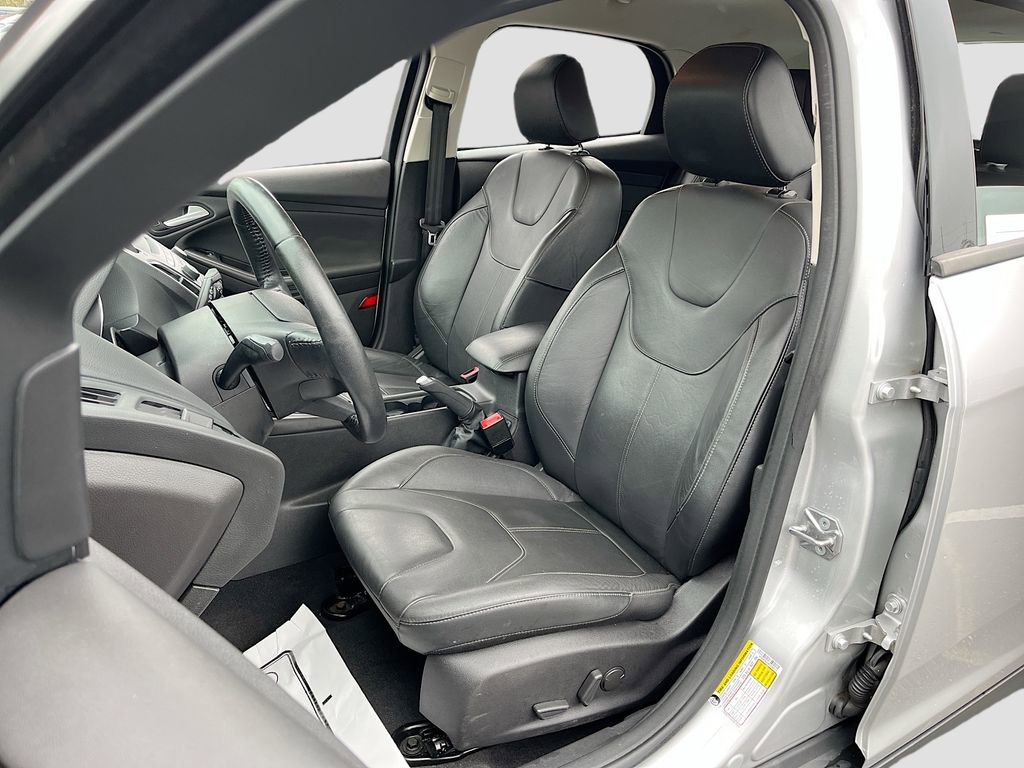 Used 2015 Ford Focus SE w/ Equipment Group 201A image 19