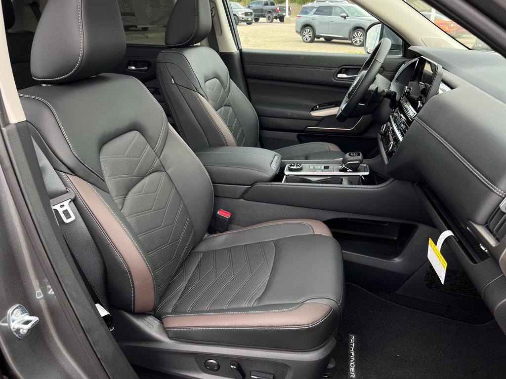 New 2025 Nissan Pathfinder Platinum w/ Cargo Package image 22
