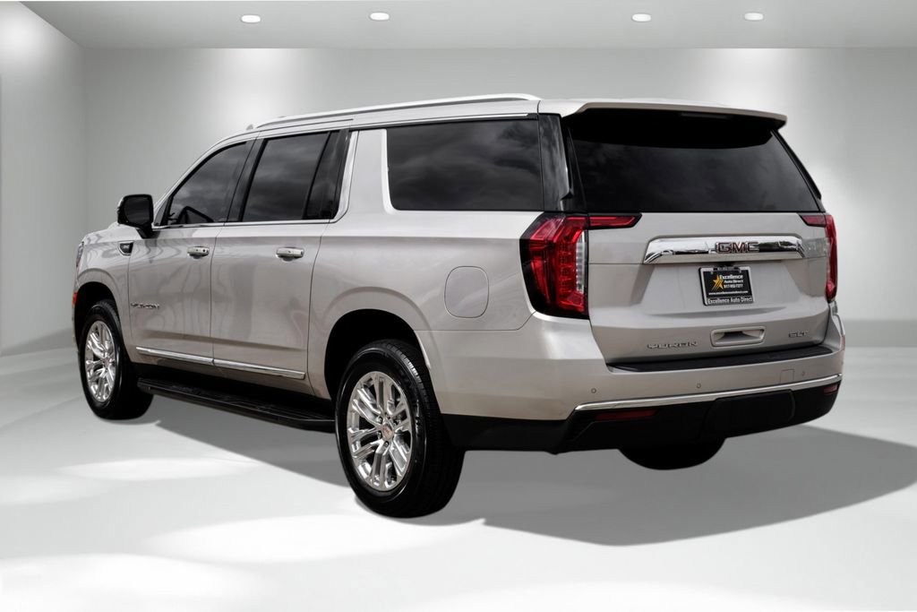 Used 2021 GMC Yukon XL SLT w/ SLT Premium Package image 9