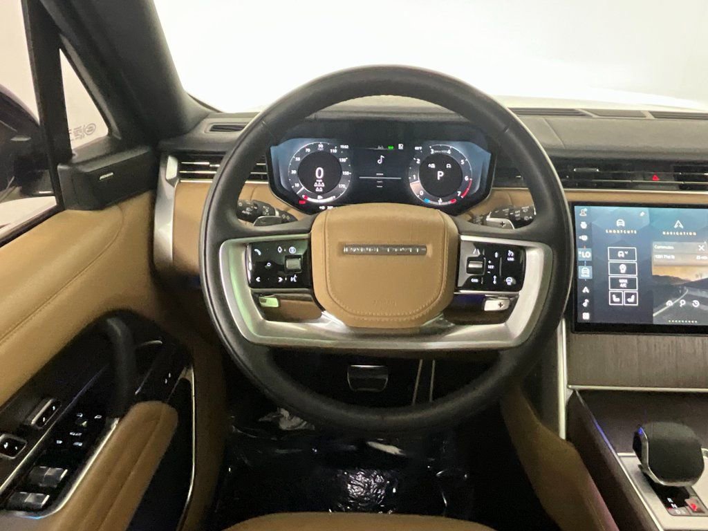 Used 2025 Land Rover Range Rover Long Wheelbase SE image 11