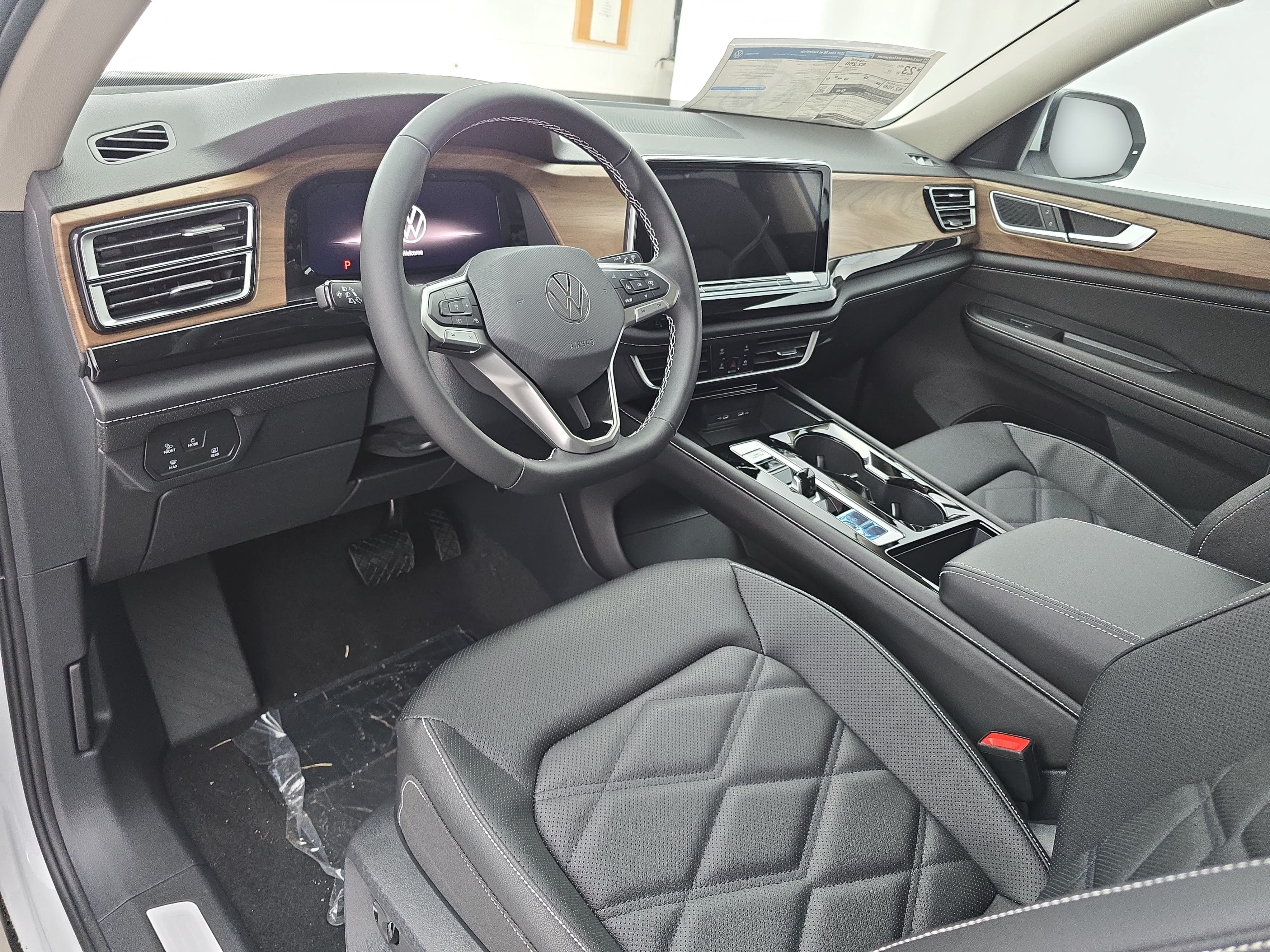 New 2026 Volkswagen Atlas SE FWD image 17