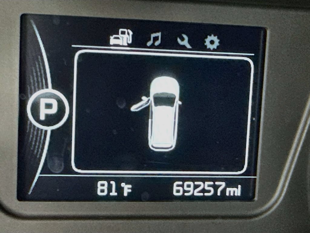 Used 2017 Kia Sorento AWD image 4