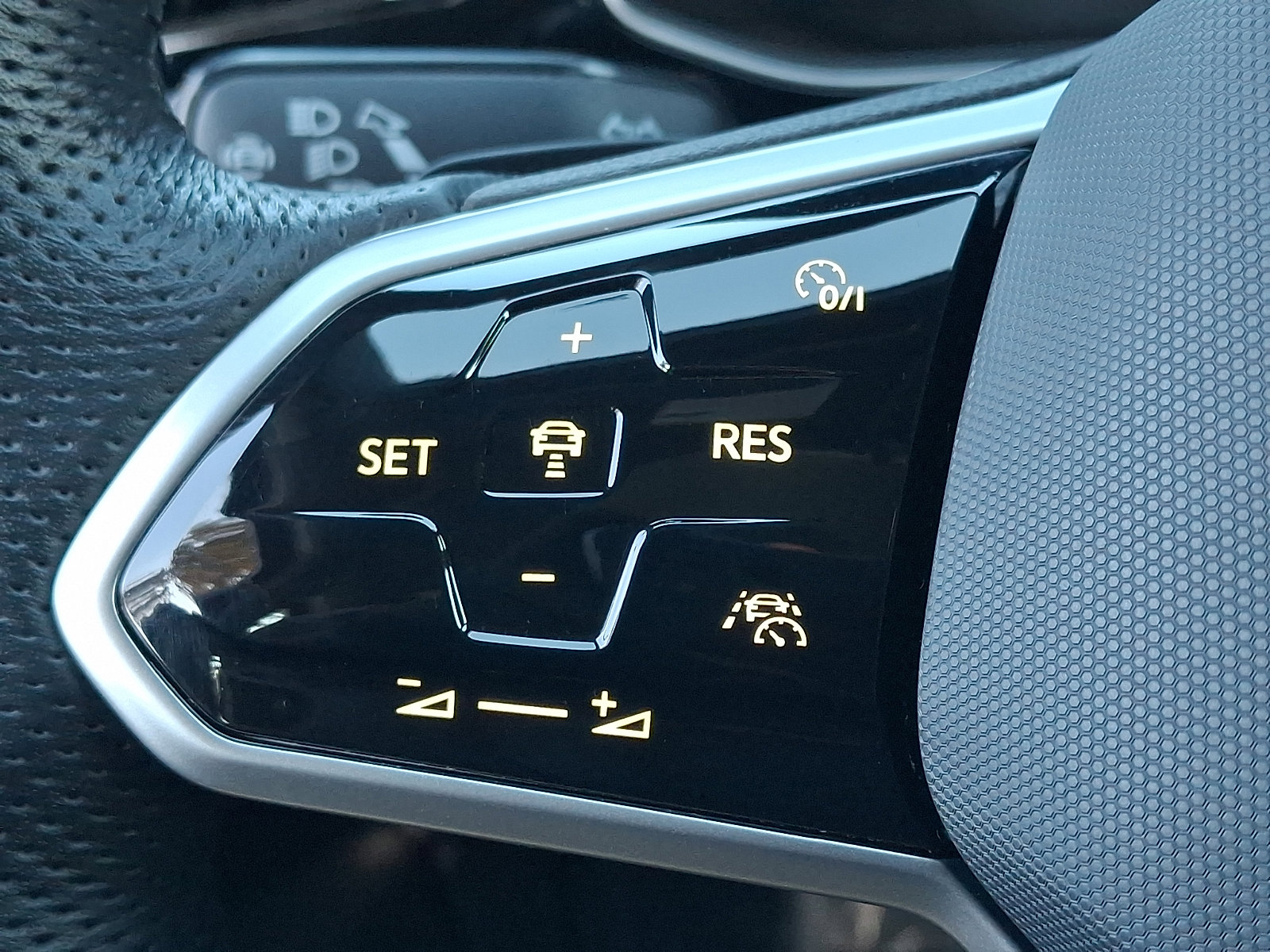 Used 2025 Volkswagen Jetta GLI Autobahn image 21