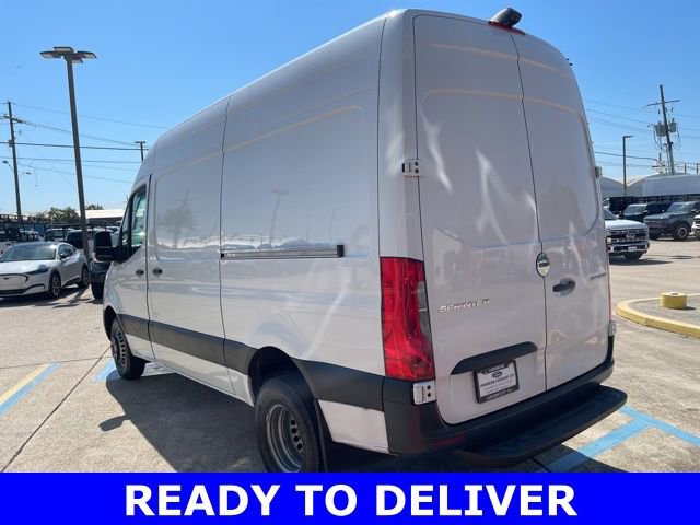 Used 2019 Freightliner Sprinter 144 Cargo image 5