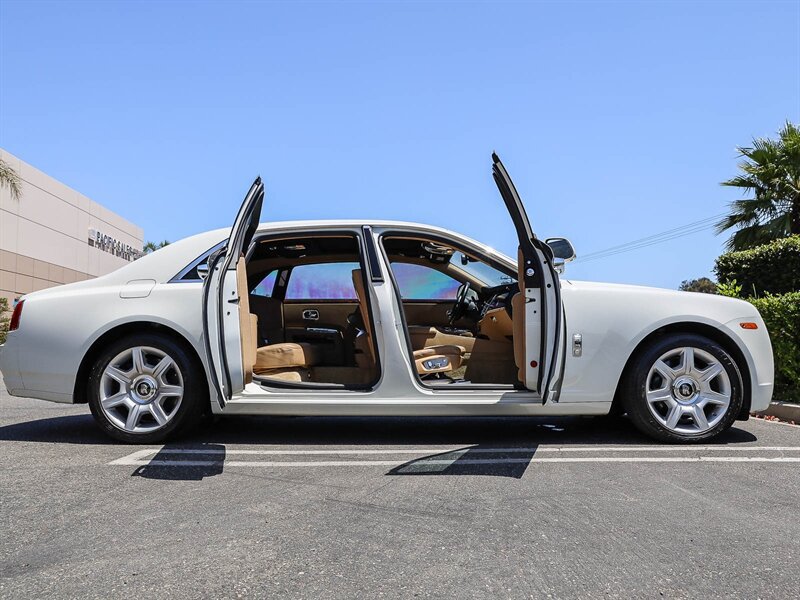 Used 2012 Rolls-Royce Ghost Extended Wheelbase RWD image 20
