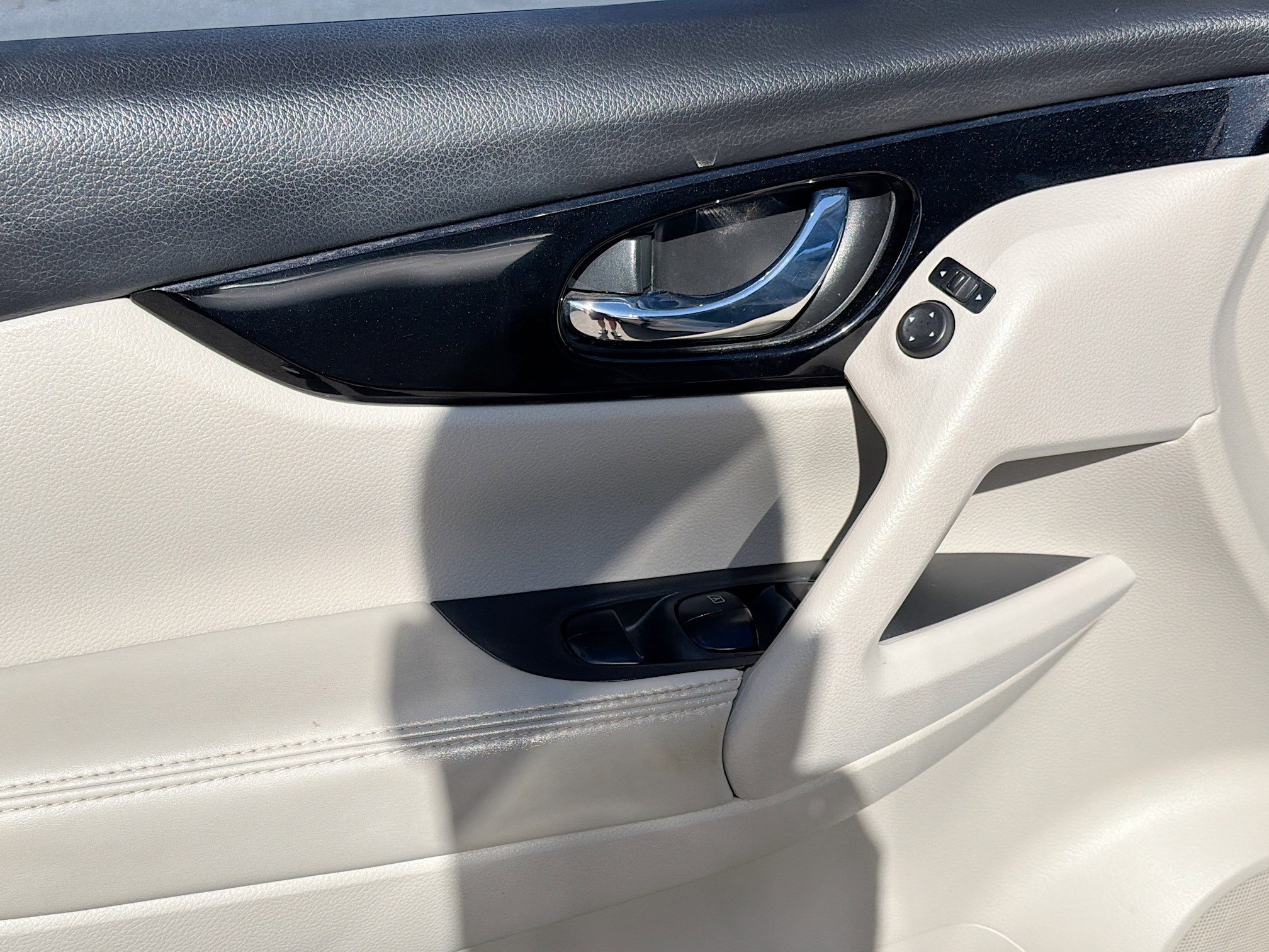 Used 2019 Nissan Rogue Sport SV w/ All-Weather Package image 16