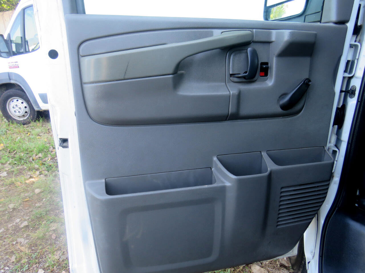 Used 2009 Chevrolet Express 2500 Extended image 9