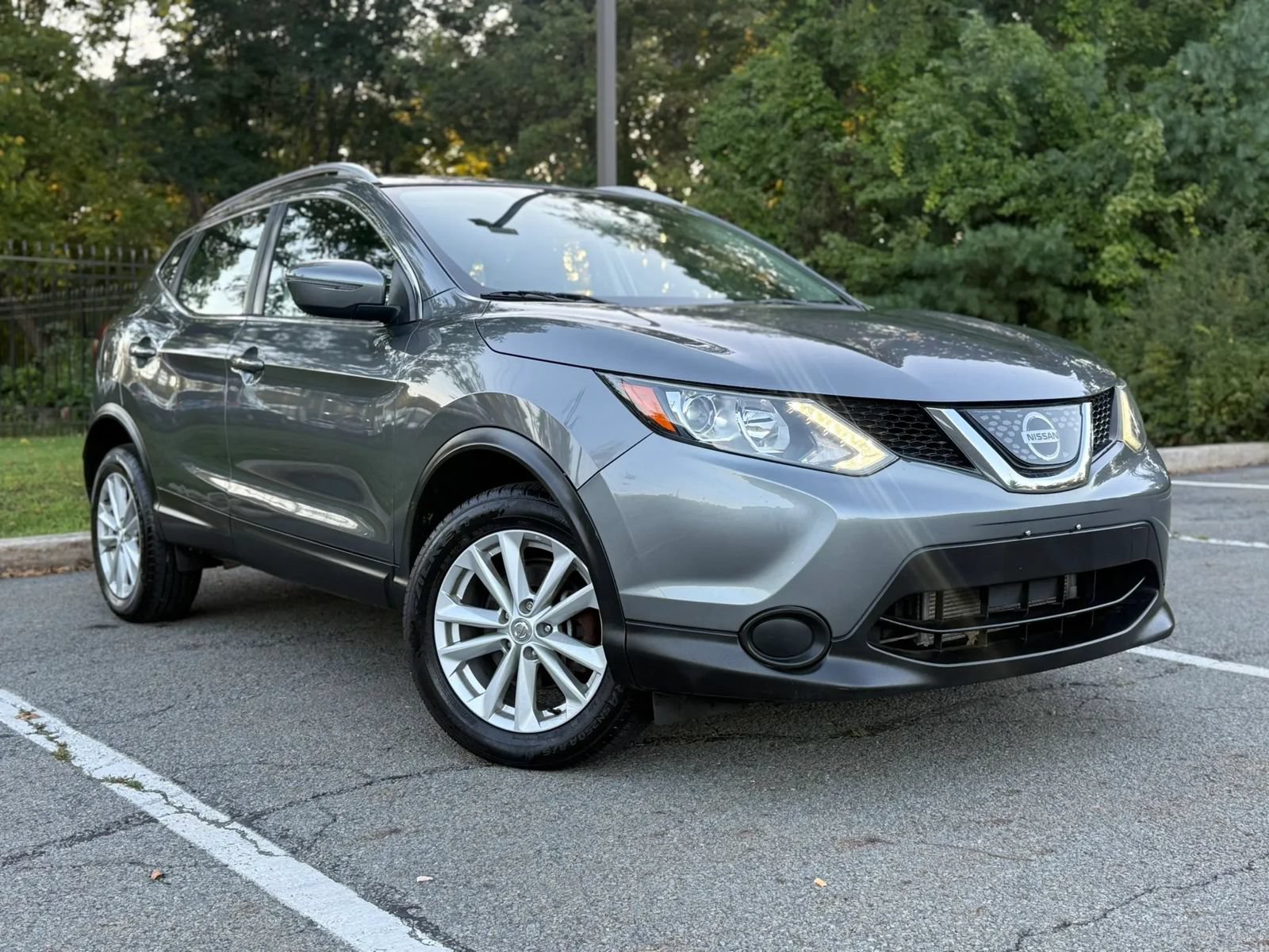 Used 2018 Nissan Rogue Sport SV AWD/4WD image 1
