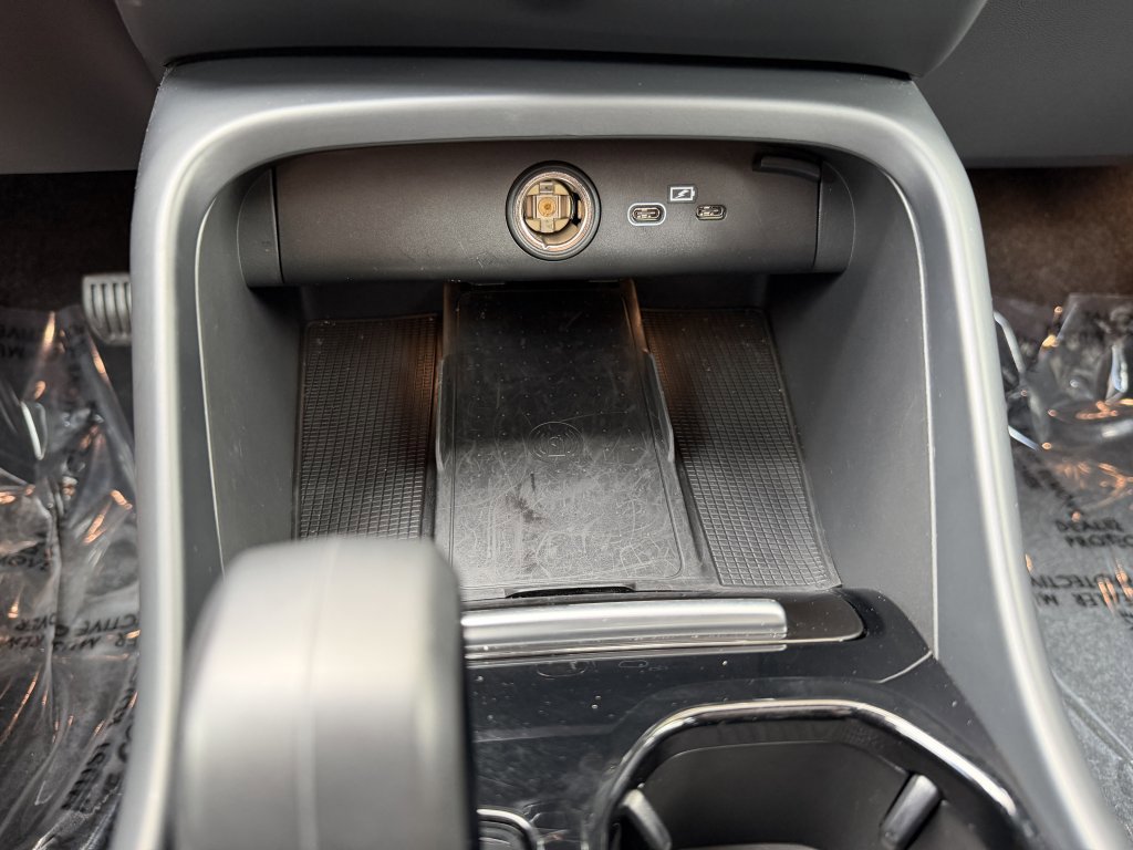 Used 2024 Volvo C40 P8 Recharge Ultimate w/ Protection Package Premier image 24