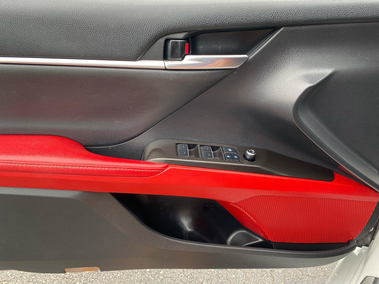 Used 2022 Toyota Camry XSE FWD image 19