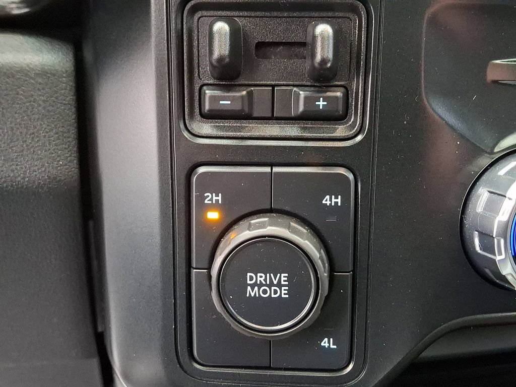 Used 2023 Ford F250 Lariat w/ Chrome Package image 25