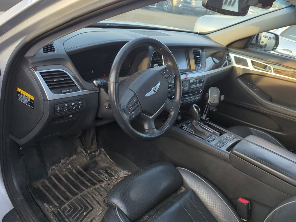 Used 2015 Hyundai Genesis 3.8 w/ Option Group 03 image 7