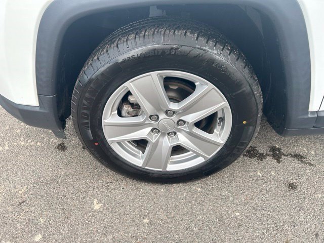 Used 2022 Jeep Compass Latitude FWD image 41