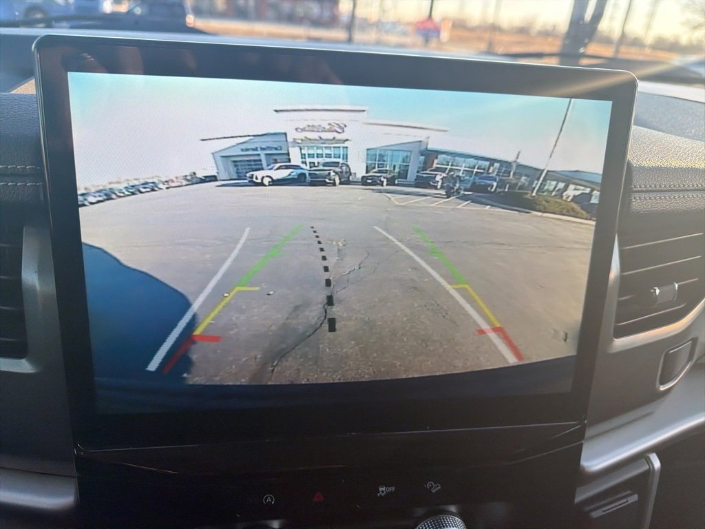 Used 2024 Ford Expedition Max XLT image 13