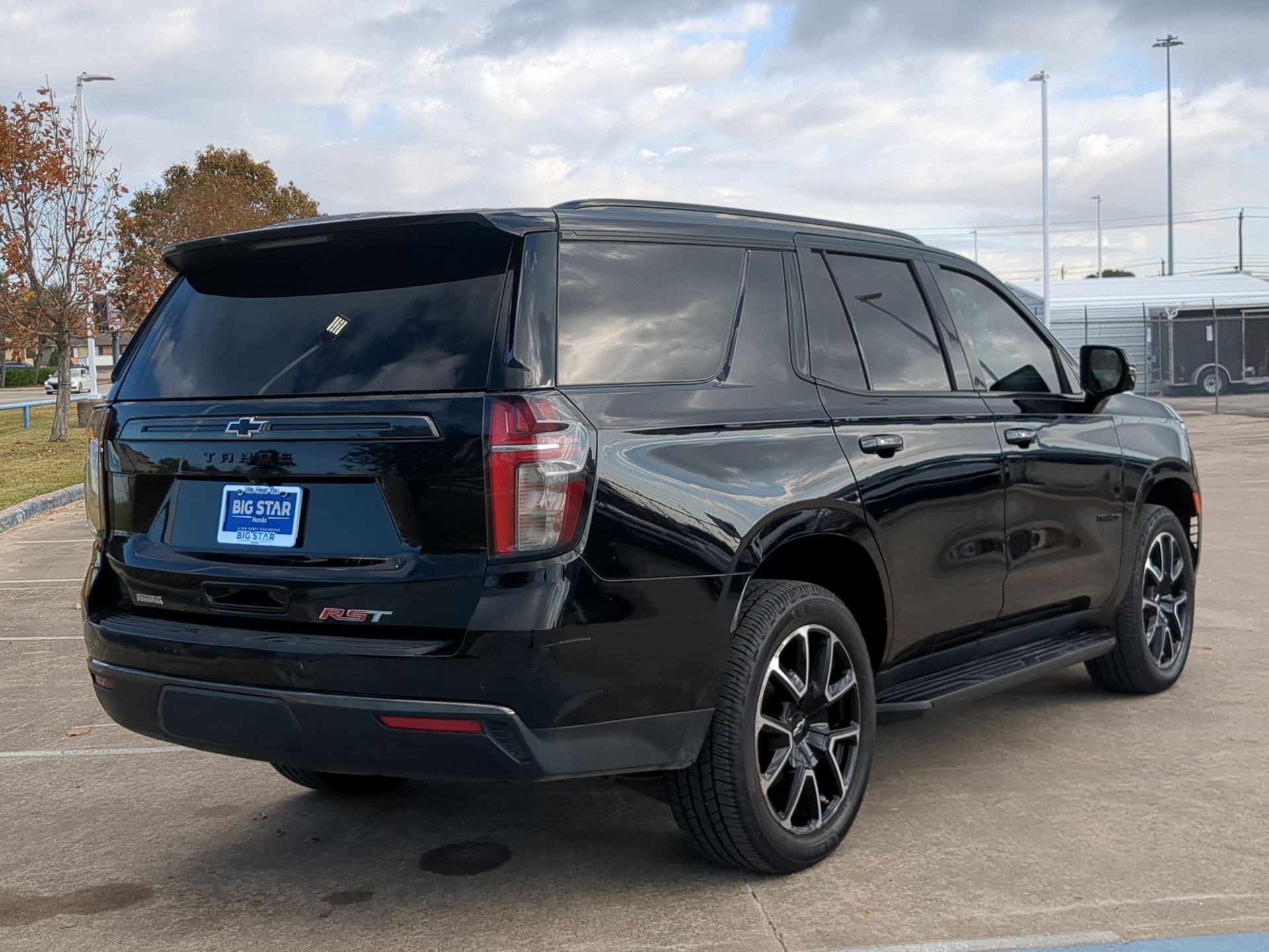 Used 2022 Chevrolet Tahoe RST w/ Luxury Package image 3