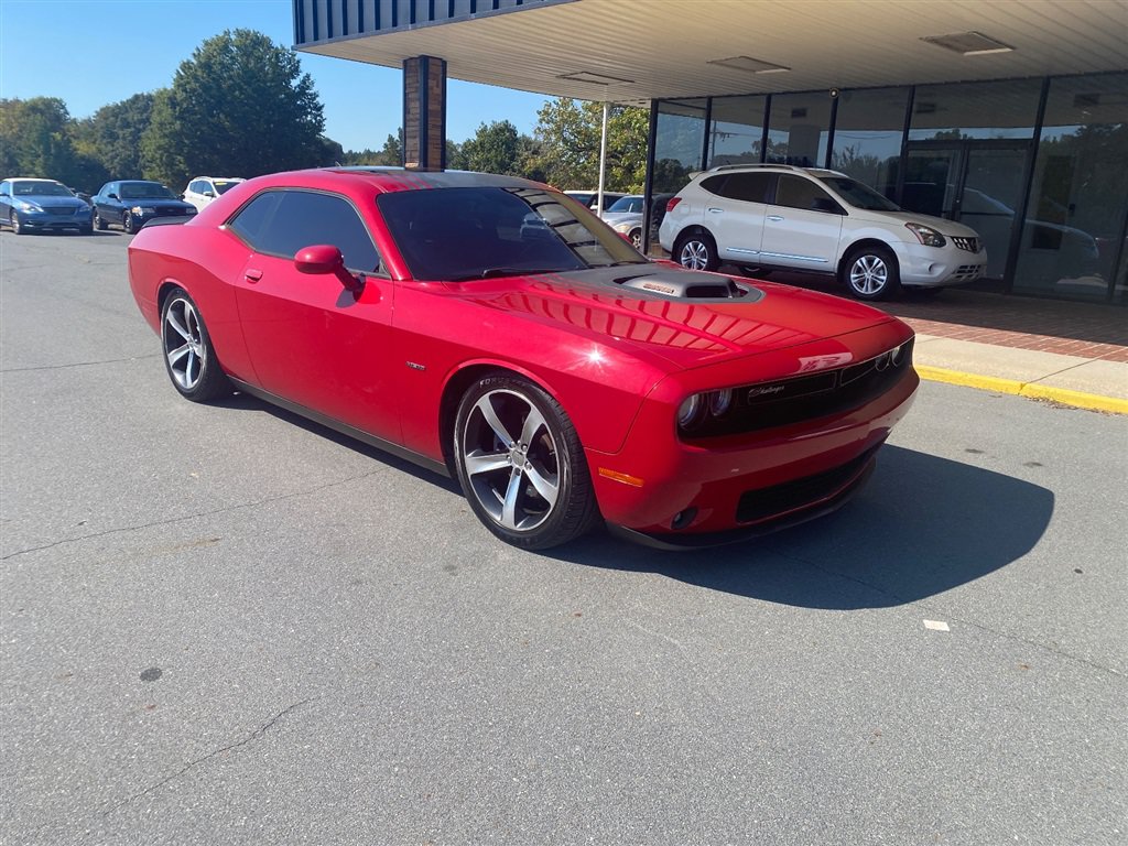 Used 2016 Dodge Challenger R/T Plus RWD image 1