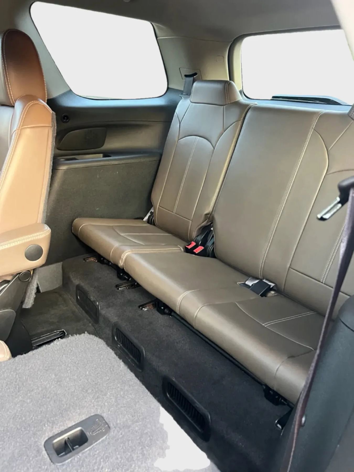 Used 2015 GMC Acadia SLT image 12