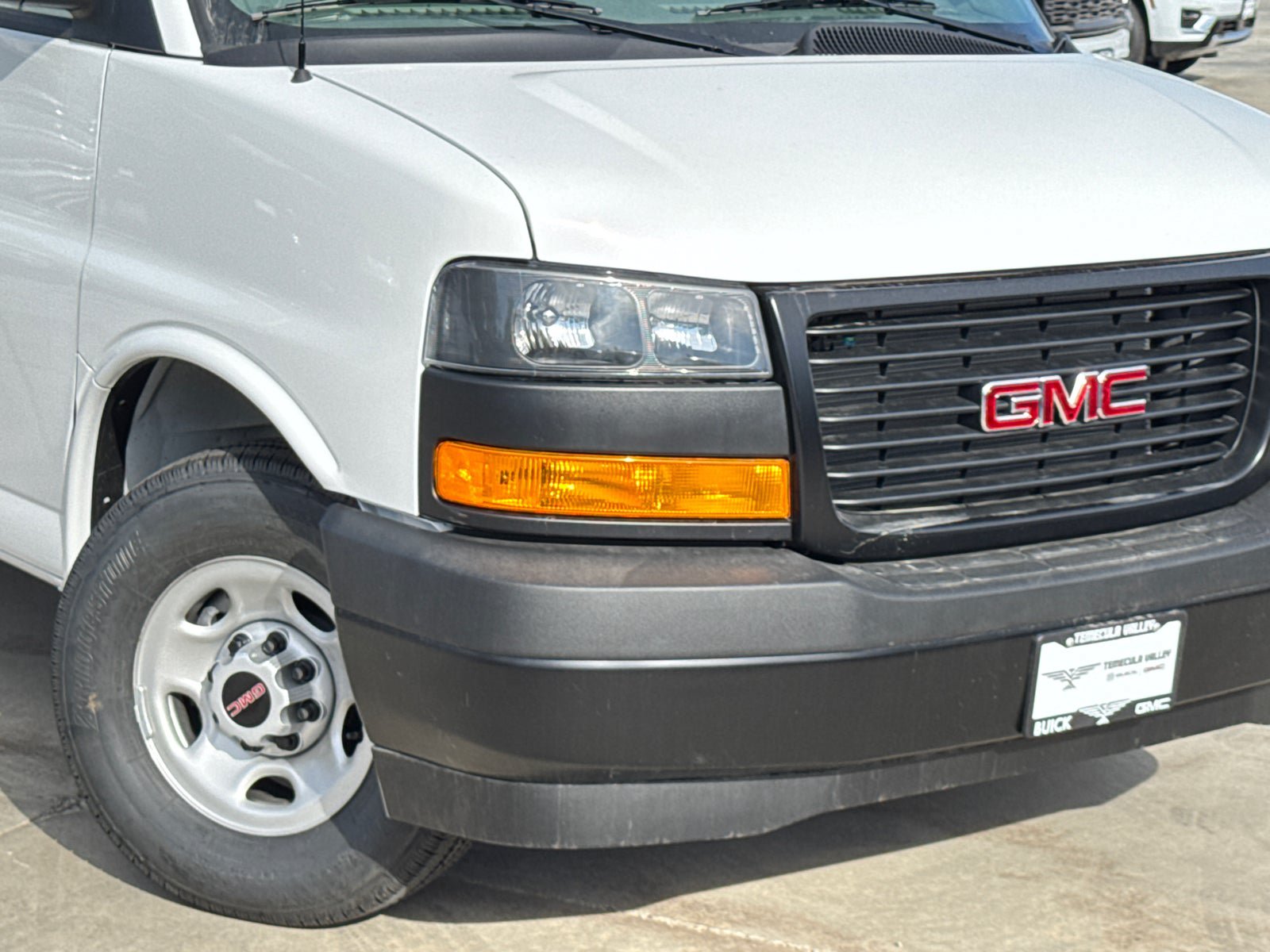 New 2026 GMC Savana 2500 w/ Driver Convenience Package RWD image 3