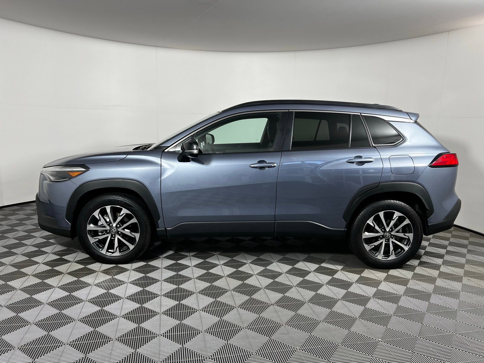 Certified 2025 Toyota Corolla Cross XLE AWD/4WD image 7